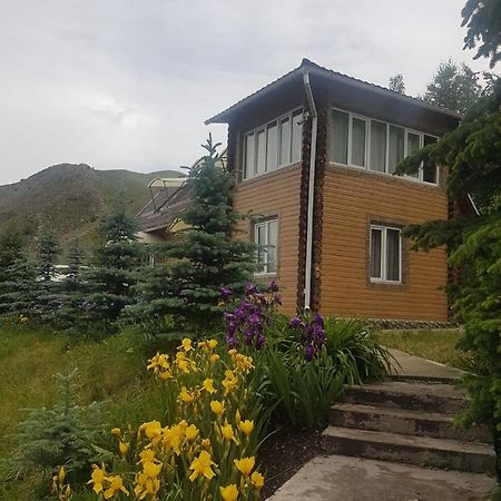 Гостевой Дом Коль-Тор Kegeti Esterno foto